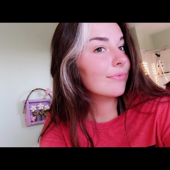 Meet your Posher, Karlie - Picture 1 of 1